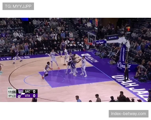 小杰克逊爵士防守选位判断 协防时机把握仍需比赛经验积累