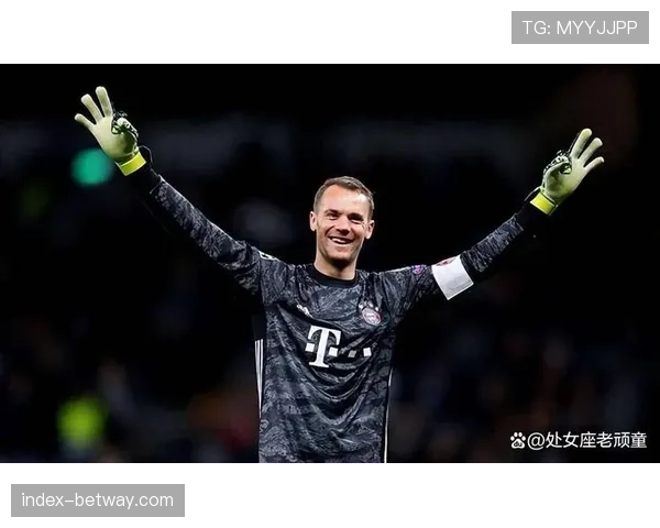 诺伊尔第65分钟神勇扑出特拉劲射 化解药厂全场最具威胁攻势